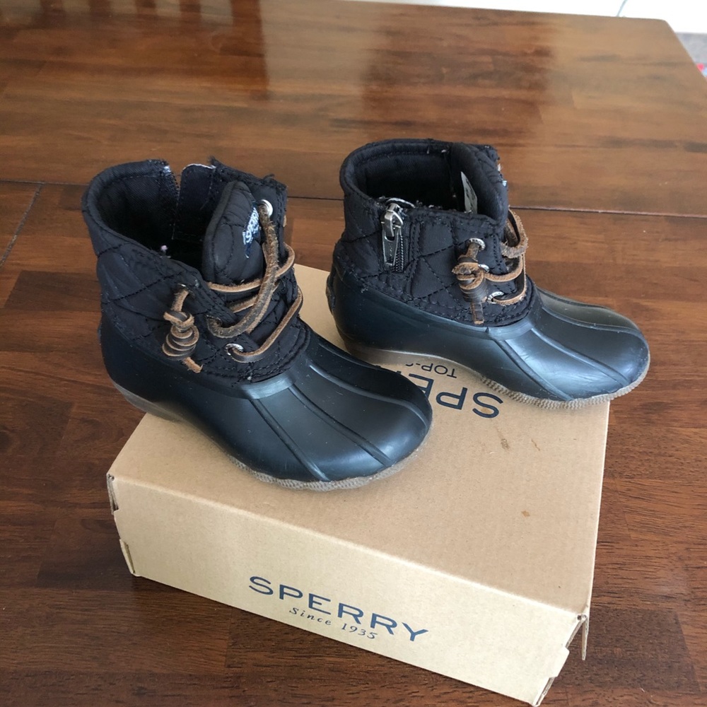 sperrys boots